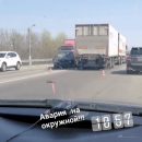 BMW X5 и грузовик перегородили окружную трассу под Липецком (видео, фото)